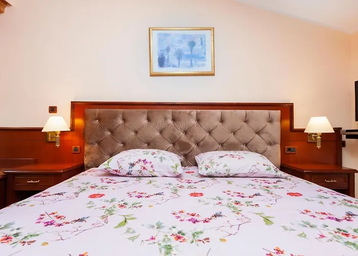 Luna/tsuki * Ρόβινι